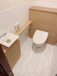 ずっと居たくなる。TOTOレストパルFで高級感あふれるトイレ空間の完成です！